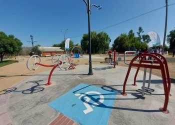 Inauguran dos plazas en sector José Miguel Carrera