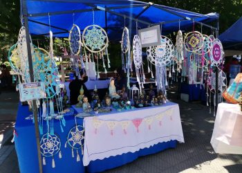 Se inició feria de emprendedores en Plaza de Curicó