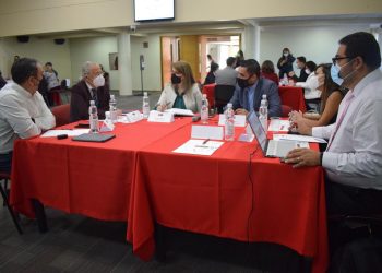 Autónoma convocó a actores públicos y privados para trabajo conjunto que beneficie a la Región del Maule