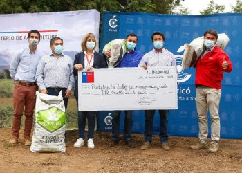 Pequeños agricultores y ganaderos reciben importante ayuda para enfrentar la emergencia hídrica