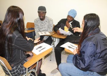 Parte en Curicó programa de voluntariado en español para migrantes