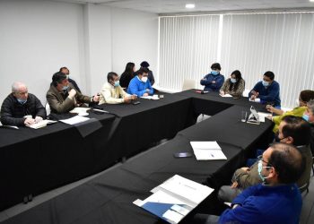 Gobernadora convocó Mesa de trabajo con transportistas regionales