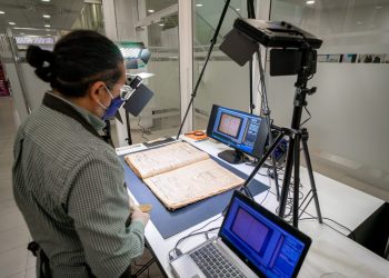 Proyecto rescata un siglo de historia talquina con digitalización del diario La Mañana
