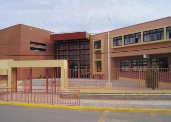 Denuncian supuesto hostigamiento de Delegado presidencial de Cauquenes a dirigenta estudiantil