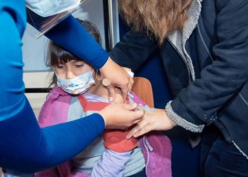 Más del 90% de los cursos escolares avanzan en meta de vacunación