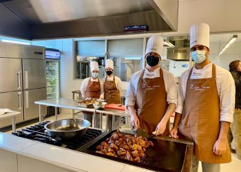 Alumnos de Gastronomía de INACAP Sede Talca participan en Fiesta Costumbrista del Chancho