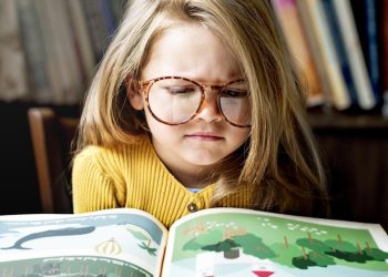Cómo saber sin un niño necesita anteojos ópticos