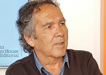 Escritor talquino Hernán Rivera Letelier recibe el Premio Nacional de Literatura 2022