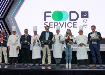 Asociación de Chefs de Chile premia a stand del CRDP-GORE en Food&Service por su “Aporte al Desarrollo  Regional”