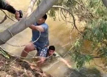 Carabineros rescató a joven que cayó a Canal Piduco en Talca