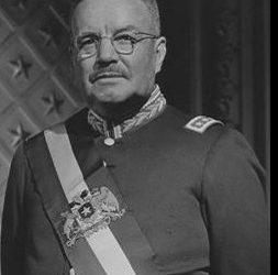 Carabineros recuerda natalicio de Carlos Ibáñez del Campo