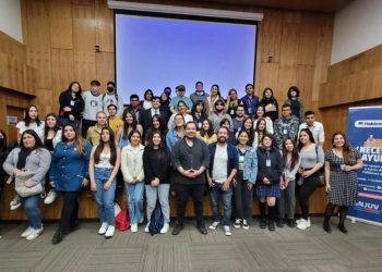 INJUV realizó conversatorio de salud mental donde participaron más de 200 jóvenes de la región