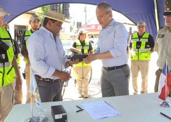 Equipo de seguridad municipal de Colbún cuenta con equipo para detectar vehículos robados