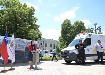 Entregan seis ambulancias al HRT y hospital de Cauquenes