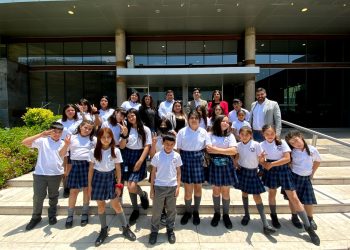 Alumnos del Taller de Periodismo de Cauquenes visitaron estudios centrales de TVN