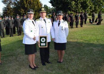 Director Nacional de Gendarmería participa en ceremonia de ascensos y condecoraciones en Talca