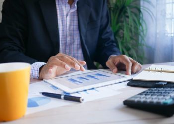 Expectativas económicas 2023: Experto pronostica recesión en el país