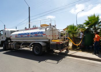 Apoyo para vecinos afectados por falta de agua en Los Cristales