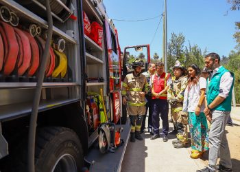 Llamado a no manipular fuegos artificiales ni globos de los deseos ante riesgo de incendios forestales en año nuevo