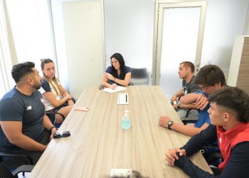 Gobernadora Regional se reunió con los deportistas destacados del Maule el 2022