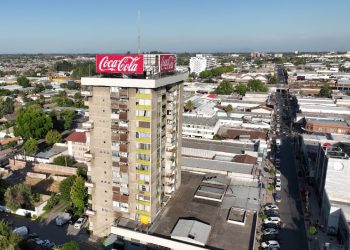 Edificio Lircay celebrará 50 años instalando nuevos ascensores con recursos del MINVU