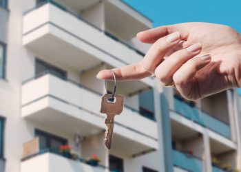 ¿Casa o departamento?: economista explica factores que inciden en aumento de arriendos