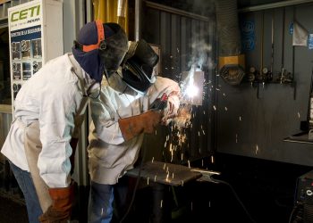 Los cuatro principales riesgos a los que se expone un soldador