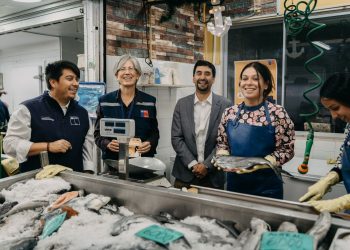 Autoridades fiscalizan productos del mar en Felicur