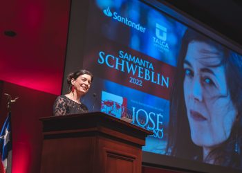 Samanta Schweblin recibió Premio Iberoamericano de Letras José Donoso