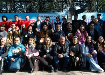 Con feria de emprendimiento comenzó Mes de la Juventud en Curicó