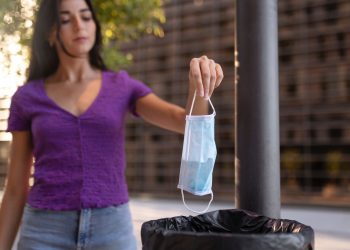 invitan a colegios de la región a reciclar sus mascarillas y darles un nuevo uso