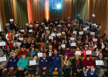 Más de 100 dirigentes y dirigentas sociales de Linares recibieron charla de liderazgo comunitario
