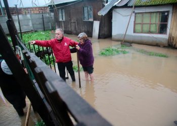 Municipalidad de Talca despliega todas sus unidades y entrega ayuda en sectores afectados por la emergencia climática