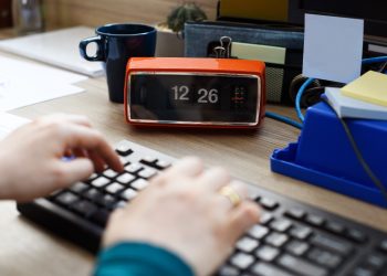 ISL entrega recomendaciones para evitar efectos negativos del cambio de hora en los trabajos