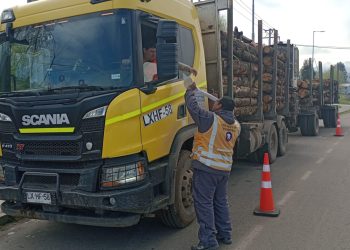 Prohíben circulación de camiones en determinados horarios en ruta 5 Sur