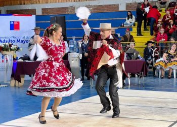 Pareja de Molina gana Campeonato Regional de Cueca del Adulto Mayor 2023