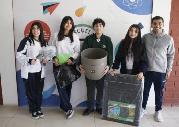 Liceo Bicentenario HC de Administración y Comercio Curicó gana premio