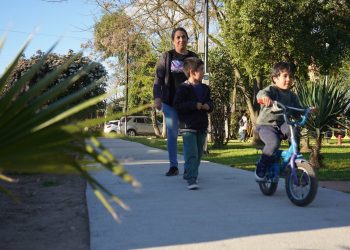 Curicó inaugura nuevas veredas en histórico sector de la comuna