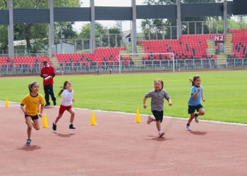 Municipalidad de Talca impulsa el deporte en escolares de Talca