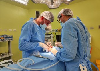 Hospital de Parral capacita a odontólogos de la red de salud