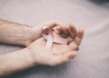 ¿Por qué los hombres también deben hacerse el autoexamen?