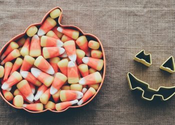 Advierten consecuencias que tiene para los niños el alto consumo de dulces en la fiesta de Halloween