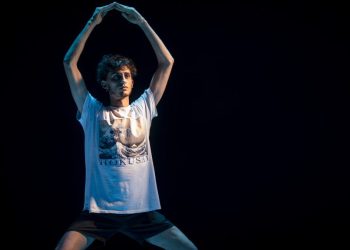 Estrella de Netflix llega al TRM con aplaudida obra de teatro