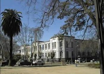 10 estudiantes del Liceo Marta Donoso de Talca intoxicados tras consumir queque con marihuana