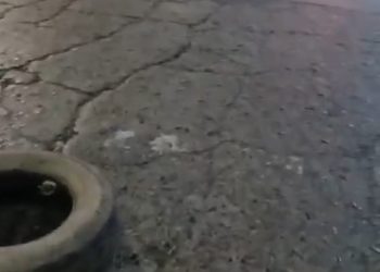 4 detenidos por lanzar “miguelitos” en la 11 Oriente y andar en auto robado