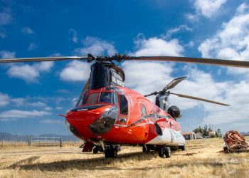 Conaf Maule recibió helicóptero Chinook para combate de incendios forestales