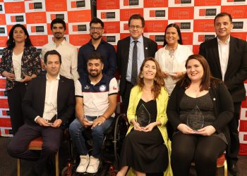 U. Autónoma distinguió a destacados profesionales, investigadores y deportistas por aportar al desarrollo regional