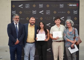 Estudiantes de la Universidad de Talca ganan concurso nacional de creación de vinos