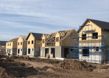 Inversión en construcción cayó 4% anual y se proyecta que se contraería 0,4% este año