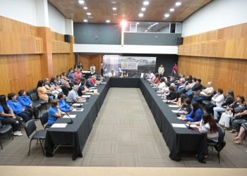 Gobernadora Regional lidera diálogo con emprendedores maulinos